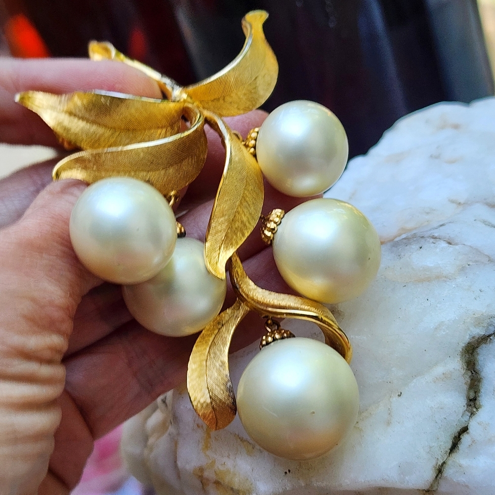 Gold Leaf Vintage Neiman Marcus Big Pearl Designer Large Brooch